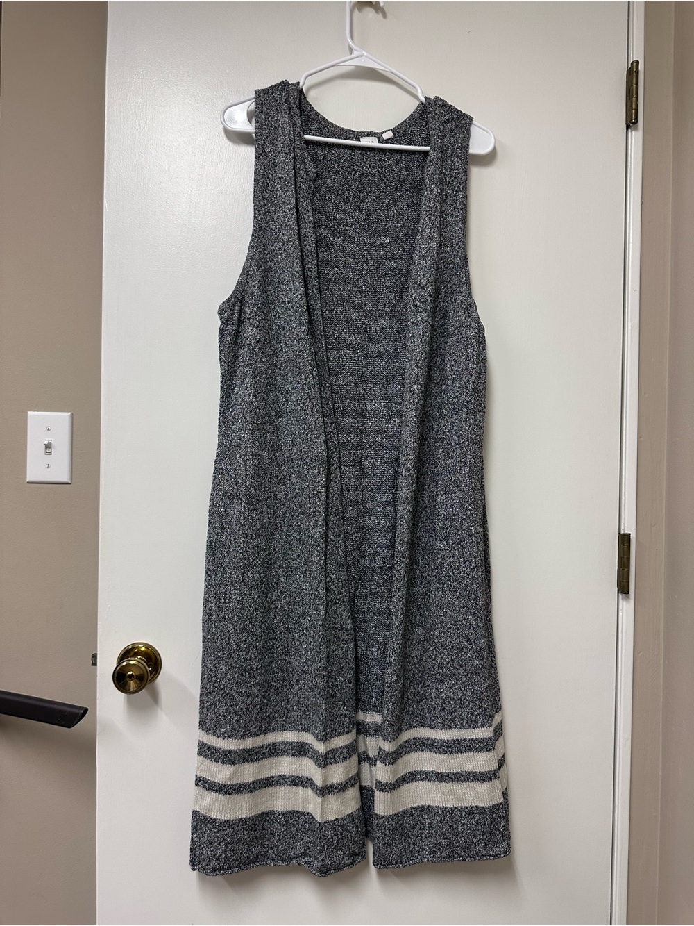 GAP Marled Black and White Knit Sweater